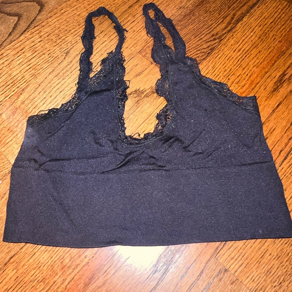 Urban going out lace top